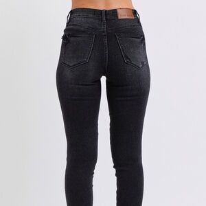 Judy Blue Mid Rise Tummy Control Skinny Black Wash